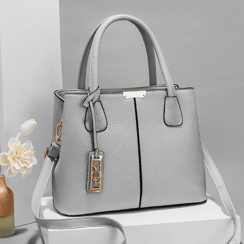 Bolsa de designer elegante e luxo de couro.