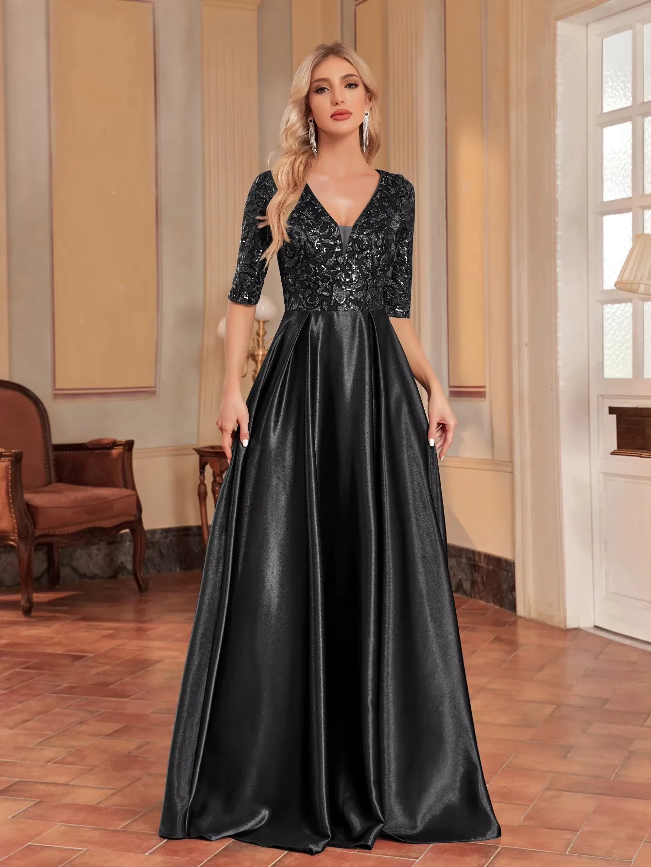 Vestido de Luxo com manga curta de cetim com decote em v